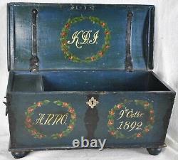 19th Century 1870s Footed Domed Lid Bride Box, Painted Folk Art, From Maine