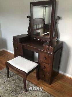 Antique Bedroom Furniture Set From Cavalier Furniture Co. Circa 1930-40s