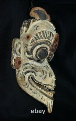 Antique Carved Wood Mask from Irian Jaya Province of Indonesia / New Guinea