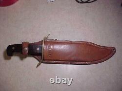 From estate-Very nice vintage Western W49 F hunting knife with sheath