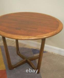 MCM Lane 28 Round End Side Table, Walnut, Cross Base, Model #90822 from 1963