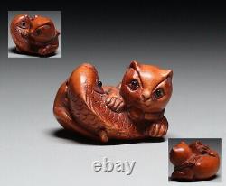 Netsuke Cat and fish Ojime Yellow Yang Wood Carving from Japanese antiques #308