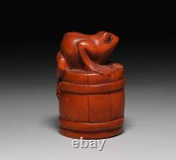 Netsuke Frog Yellow Yang Wood Carving from Japanese antiques #255