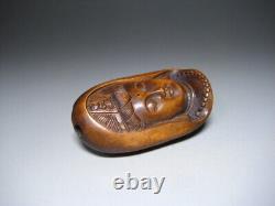 Netsuke Kannon Yellow Yang Wood Carving from Japanese antiques #201