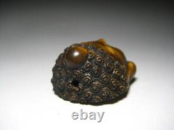 Netsuke Mask/Kannon Yellow Yang Wood Carving from Japanese antiques #202