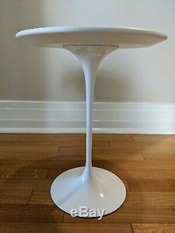 New! Original Knoll Saarinen Side Table in White, Mid-Century Design from 1957