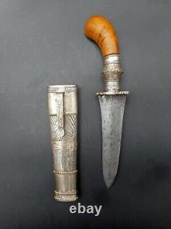 Old Traditional Gunong Knife From The Philippines, XX Century, Finely Decorated